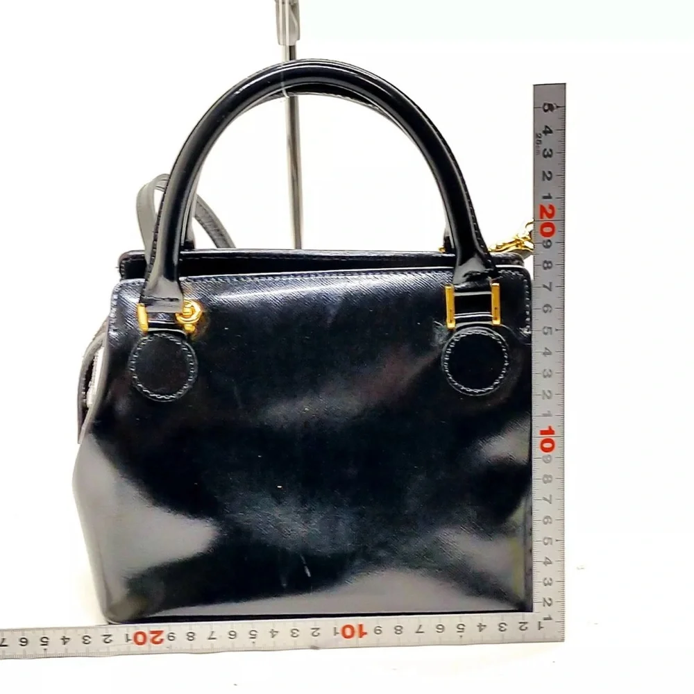Gianni Versace Medusa Hand Bag Enamel - Picture 9 of 9